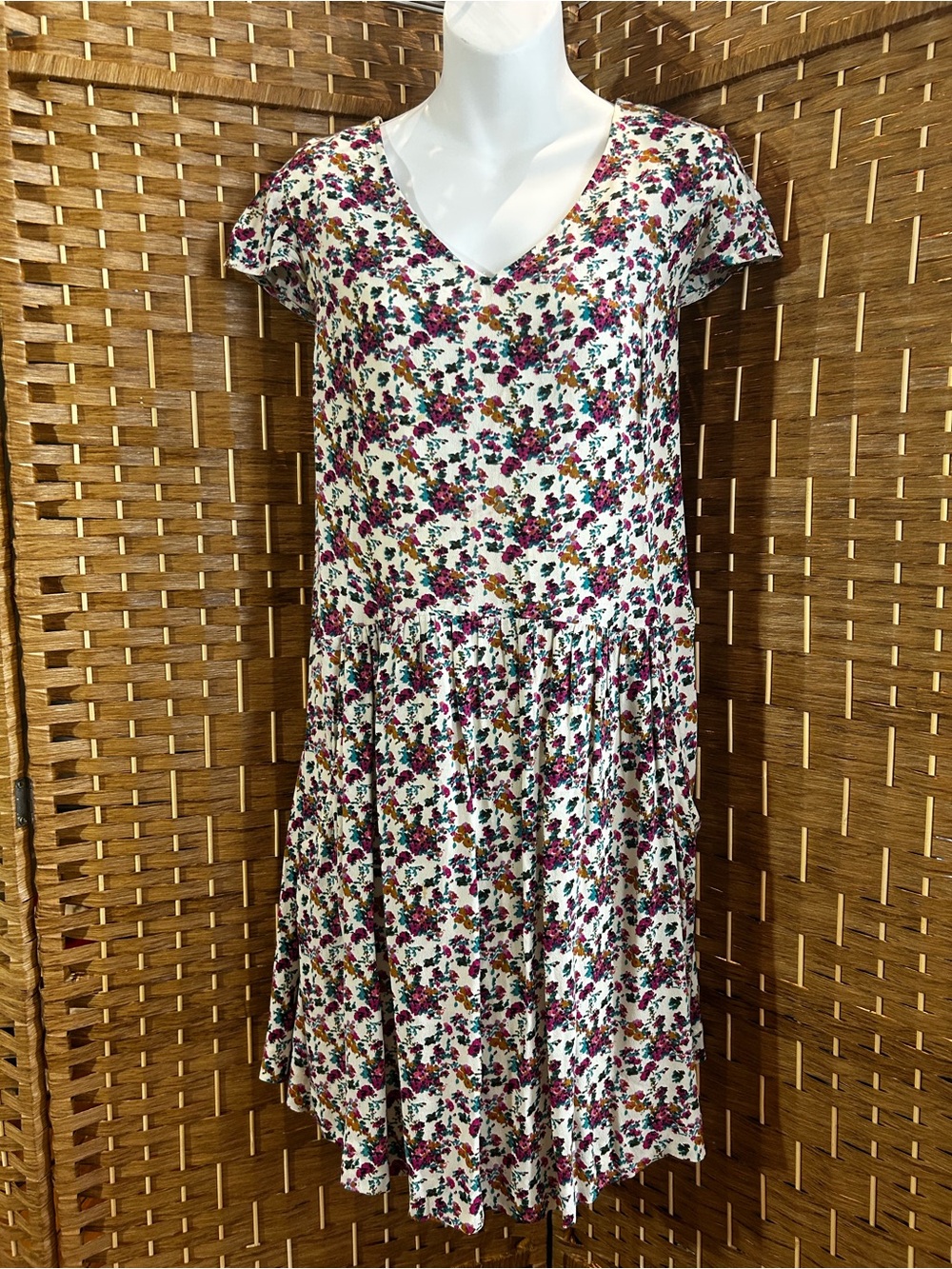 Garnet Hill Floral Viscose Dress Size 8 Cottagecore Midi V Neck Lined Boho